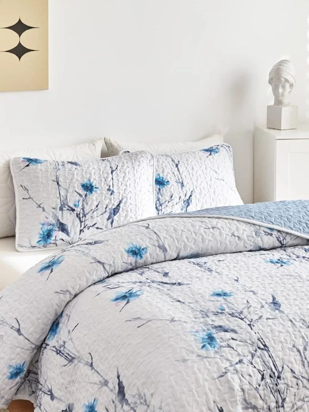 Botanical Quilt Set 2 Pieces Twin Size, Blue Flower Branch on White Reversible B